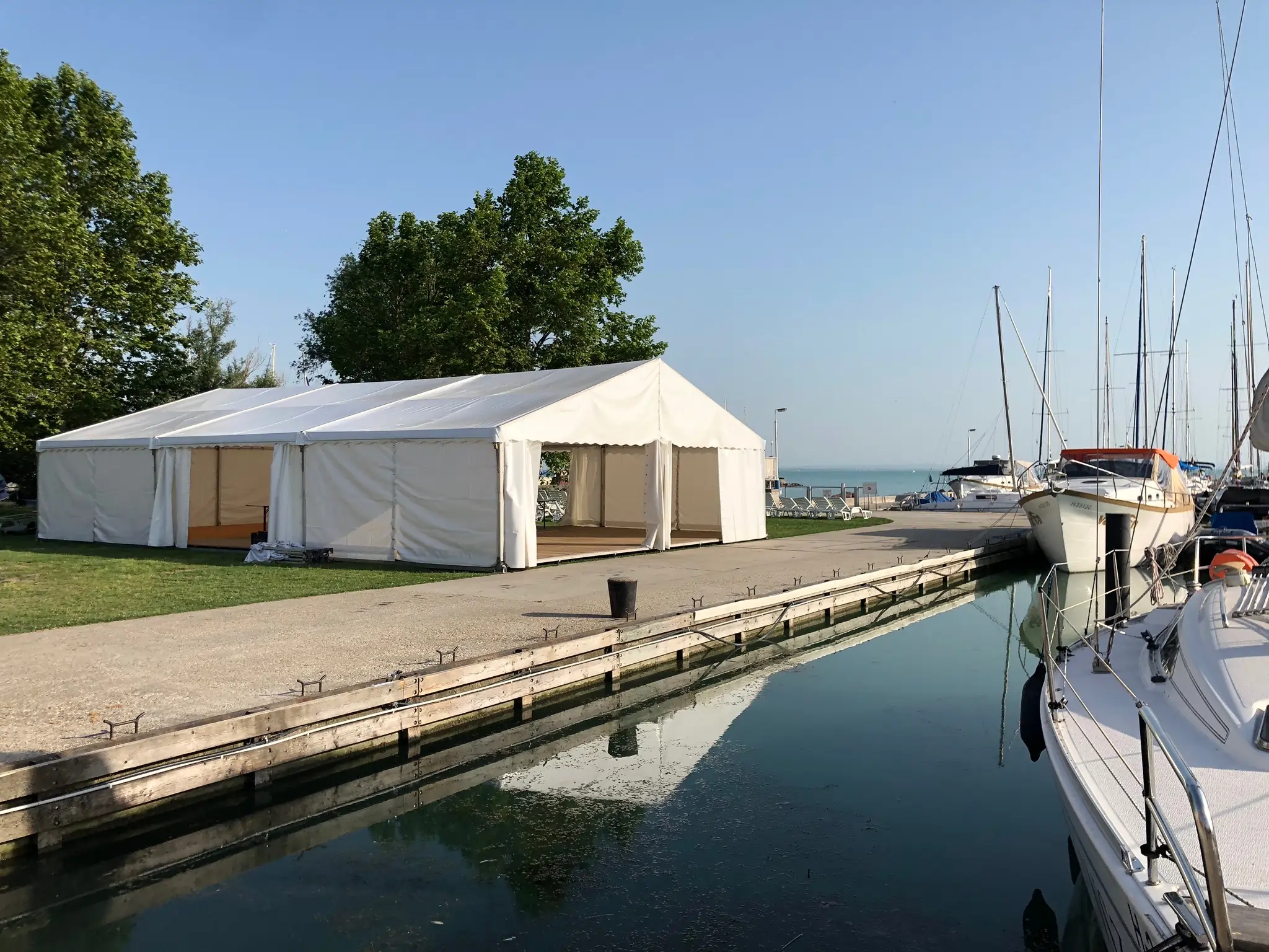 Rendezvénysátor partykra